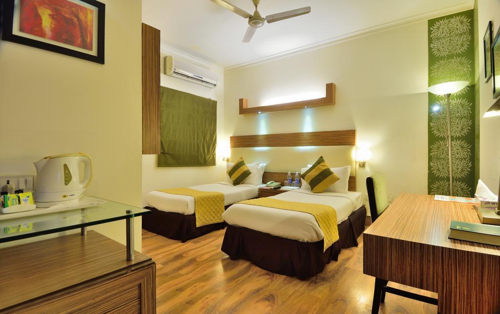 Crossroads Hotel Gurgaon Exterior photo