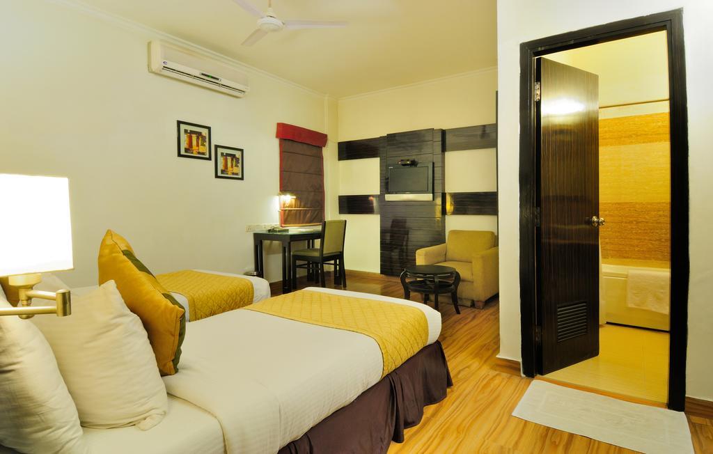 Crossroads Hotel Gurgaon Exterior photo