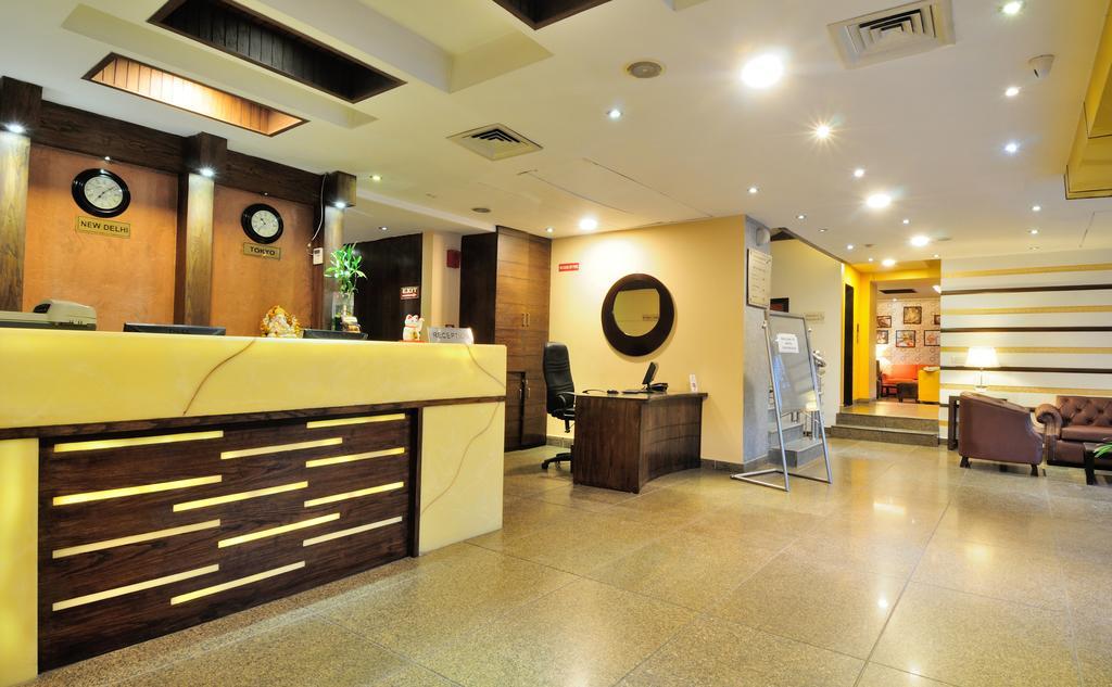 Crossroads Hotel Gurgaon Exterior photo