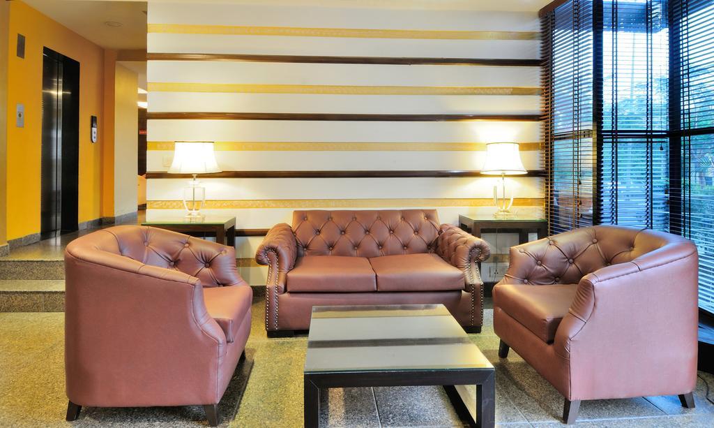 Crossroads Hotel Gurgaon Exterior photo